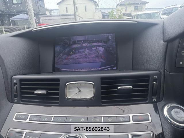 Nissan FUGA 2012-07 7723637-15