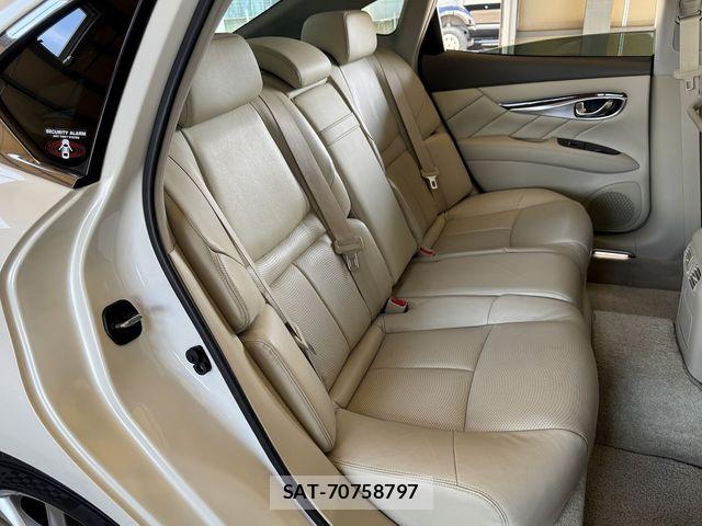 Nissan FUGA 2018-03 7876618-23