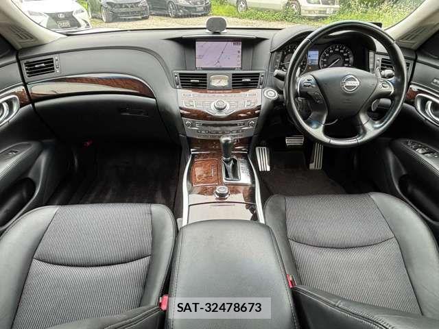 Nissan FUGA 2011-11 7961827-16
