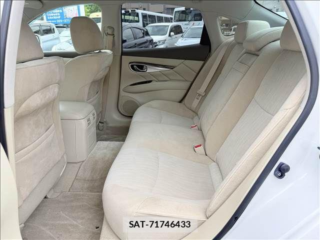 Nissan FUGA 2013-11 7961828-9