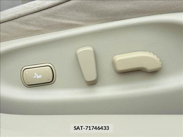 Nissan FUGA 2013-11 7961828-16