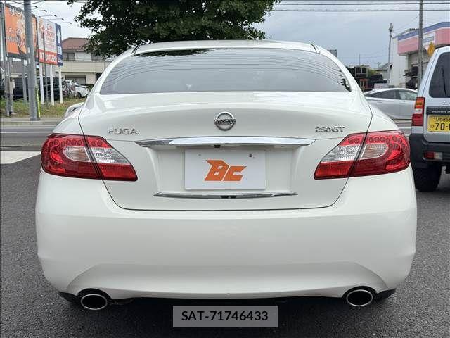 Nissan FUGA 2013-11 7961828-22