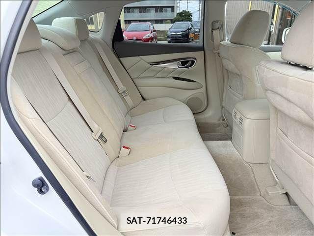 Nissan FUGA 2013-11 7961828-25