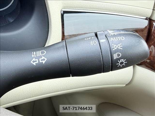 Nissan FUGA 2013-11 7961828-26