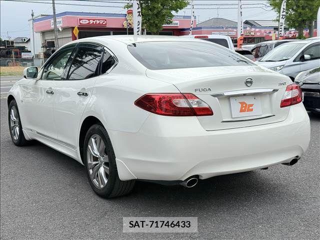 Nissan FUGA 2013-11 7961828-7
