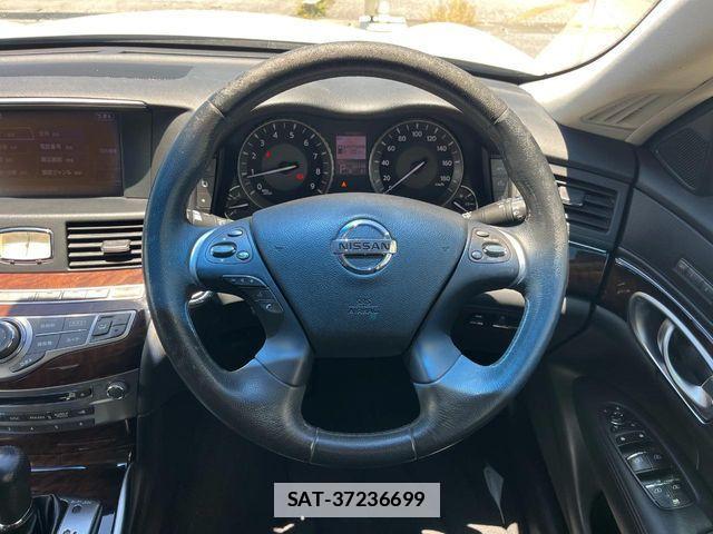 Nissan FUGA 2012-04 7961830-11