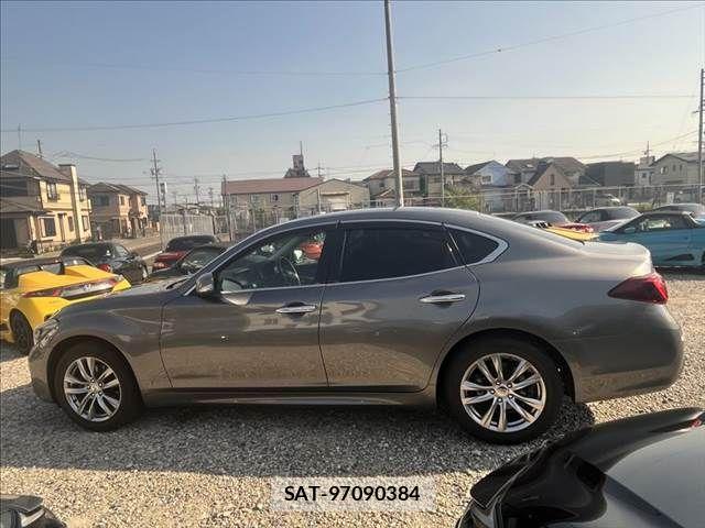 Nissan FUGA 2016-12 7979322-17
