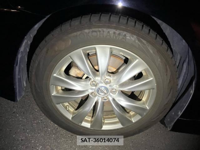 Nissan FUGA 2012-01 8035719-9