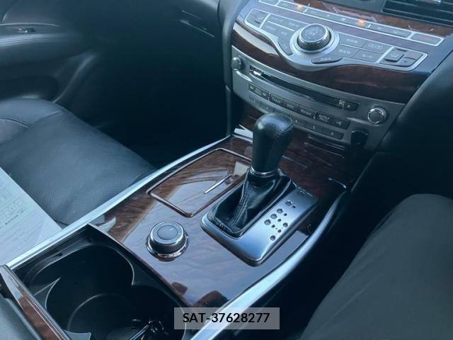 Nissan FUGA 2009-11 8035725-19