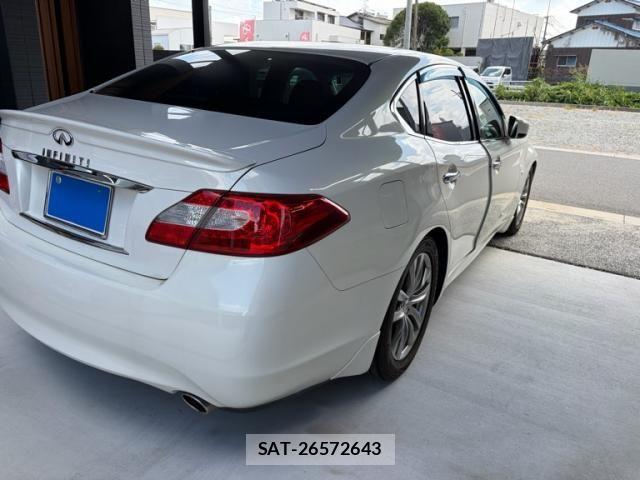 Nissan FUGA 2009-11 8099319-2