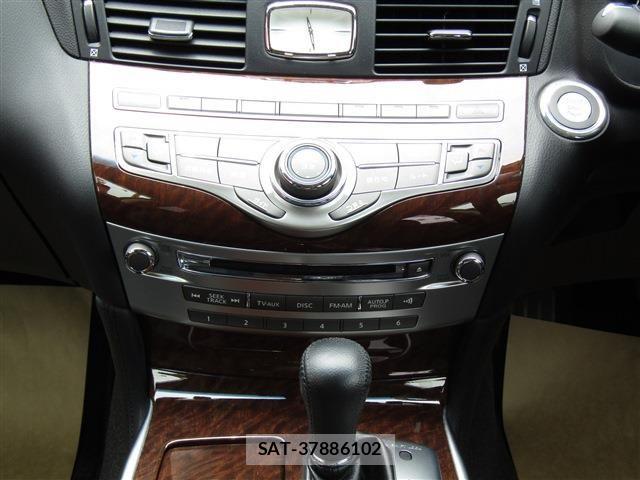 Nissan FUGA 2015-05 8099317-12