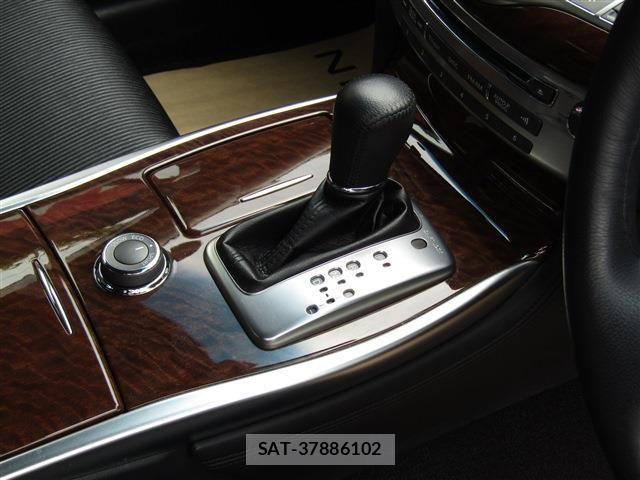 Nissan FUGA 2015-05 8099317-21