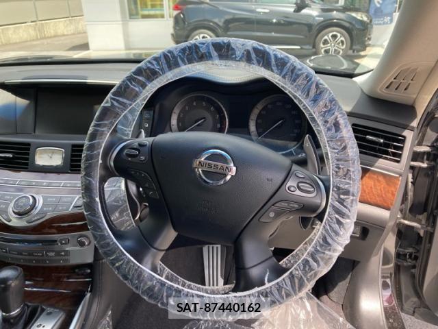 Nissan FUGA 2013-03 8130297-10