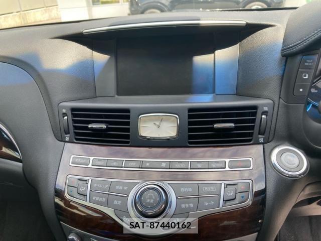 Nissan FUGA 2013-03 8130297-11