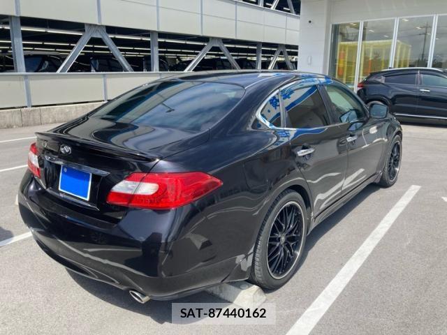 Nissan FUGA 2013-03 8130297-5