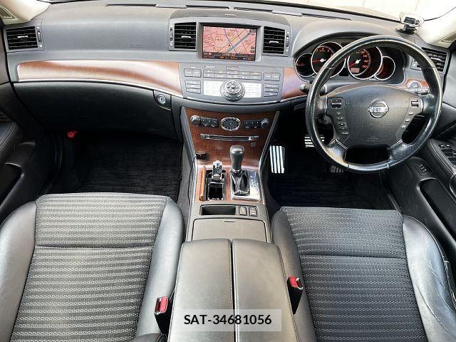 Nissan FUGA 2005-07 8207653-1