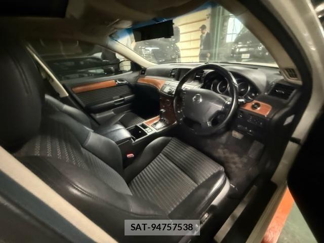 Nissan FUGA 2006-10 8230168-8