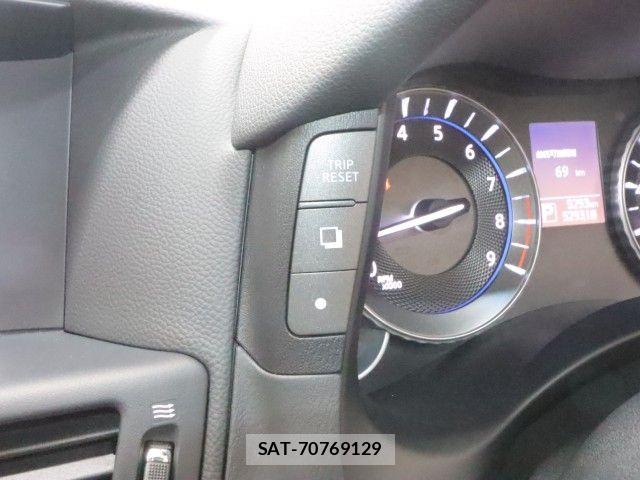 Nissan FUGA 2021-07 8230167-26