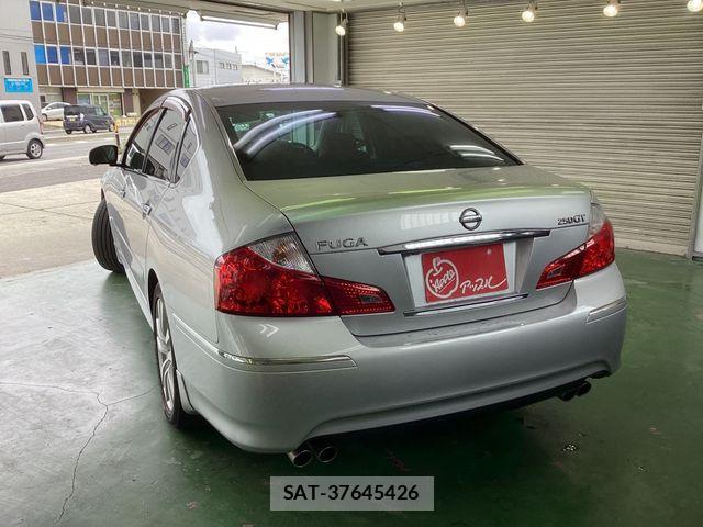 Nissan FUGA 2008-01 8230166-2