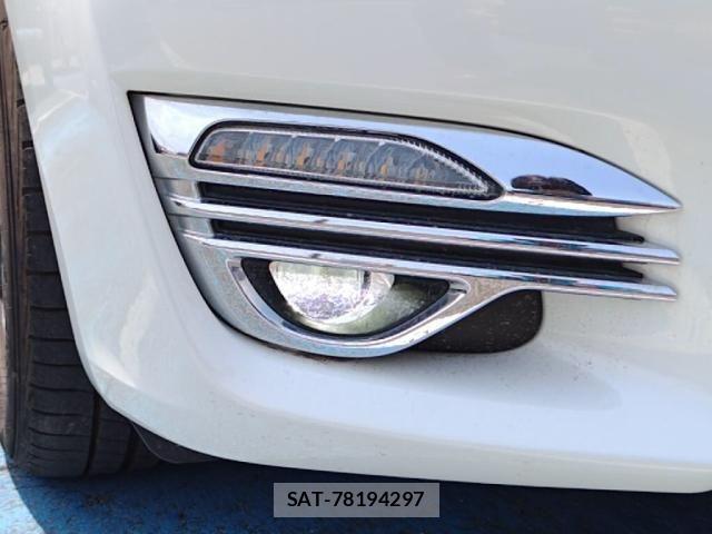 Nissan FUGA 2015-02 8314604-9