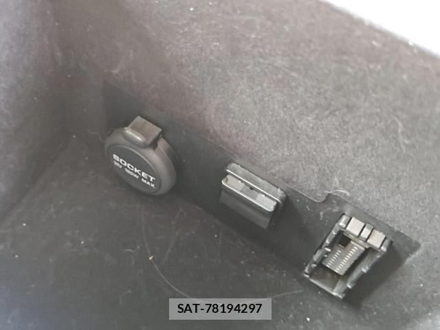Nissan FUGA 2015-02 8314604-19