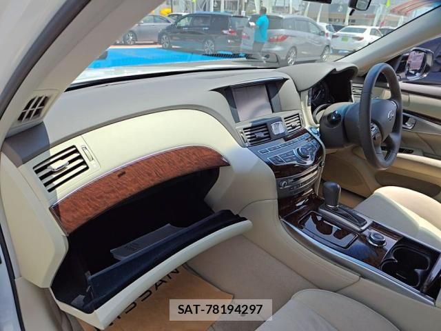 Nissan FUGA 2015-02 8314604-21