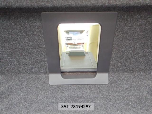 Nissan FUGA 2015-02 8314604-25