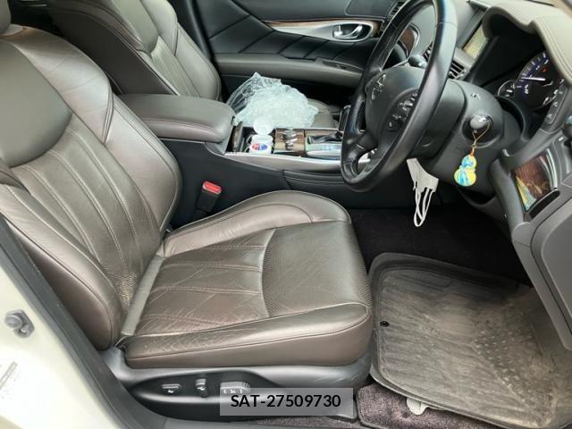 Nissan FUGA 2011-05 8335961-11