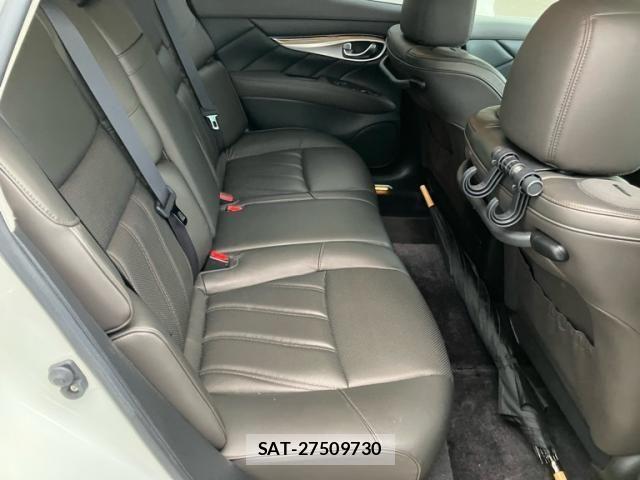 Nissan FUGA 2011-05 8335961-12