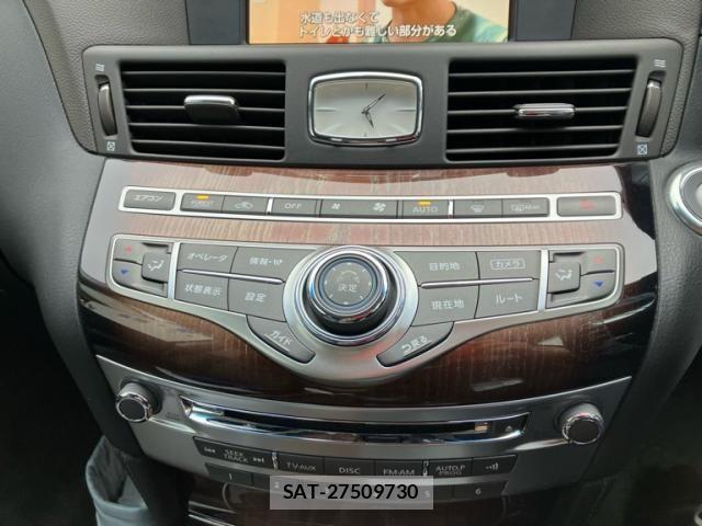 Nissan FUGA 2011-05 8335961-19