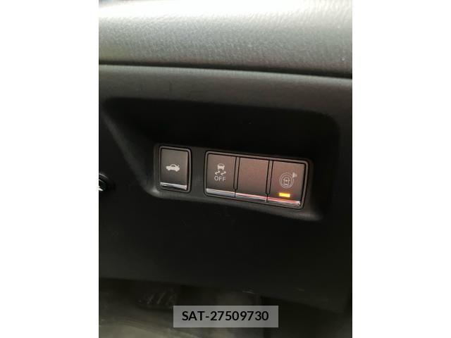 Nissan FUGA 2011-05 8335961-22