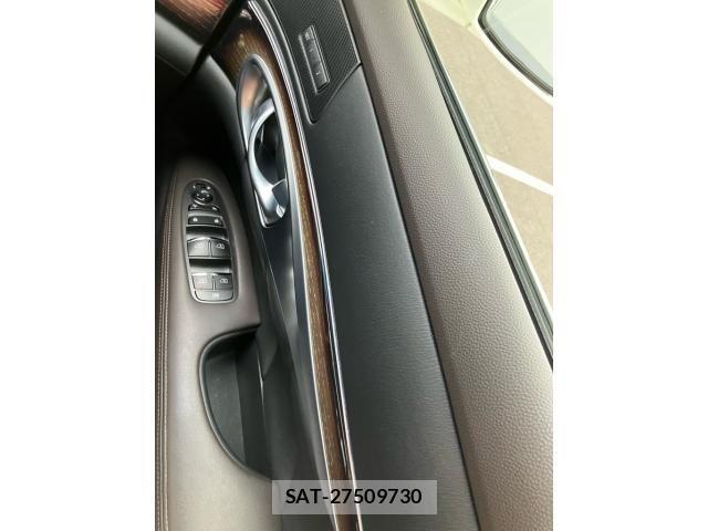Nissan FUGA 2011-05 8335961-23