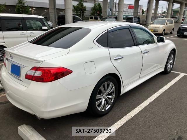 Nissan FUGA 2011-05 8335961-5