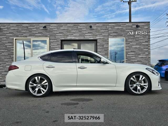 Nissan FUGA 2015-09 8335959-12