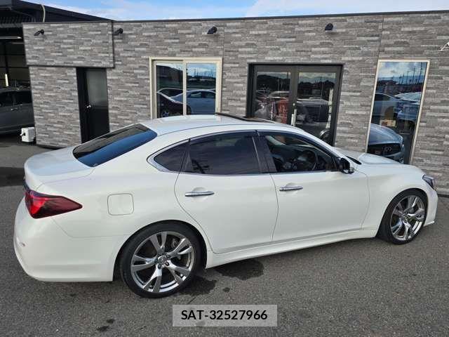 Nissan FUGA 2015-09 8335959-1