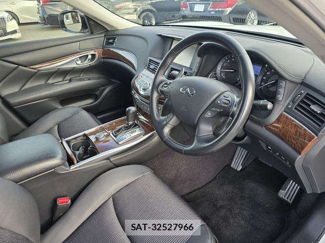Nissan FUGA 2015-09 8335959-20