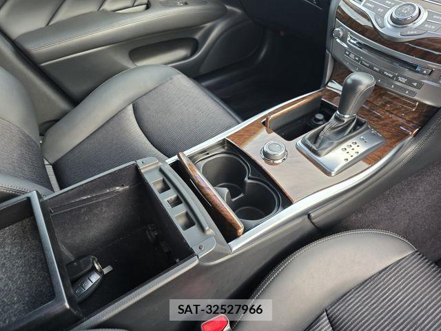 Nissan FUGA 2015-09 8335959-21