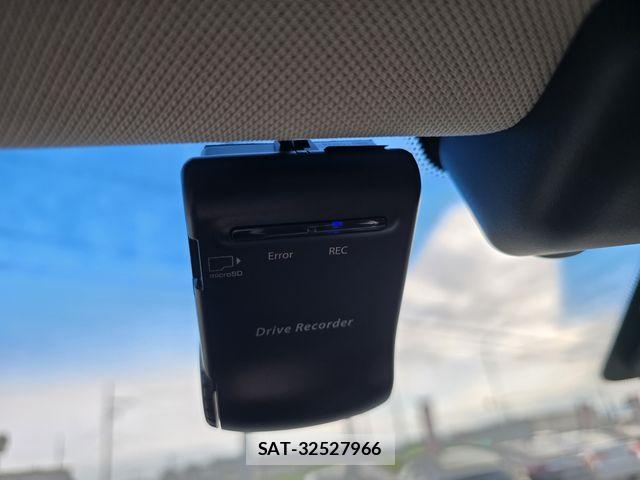 Nissan FUGA 2015-09 8335959-26