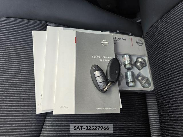 Nissan FUGA 2015-09 8335959-29