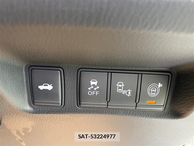 Nissan FUGA 2018-01 8354557-24