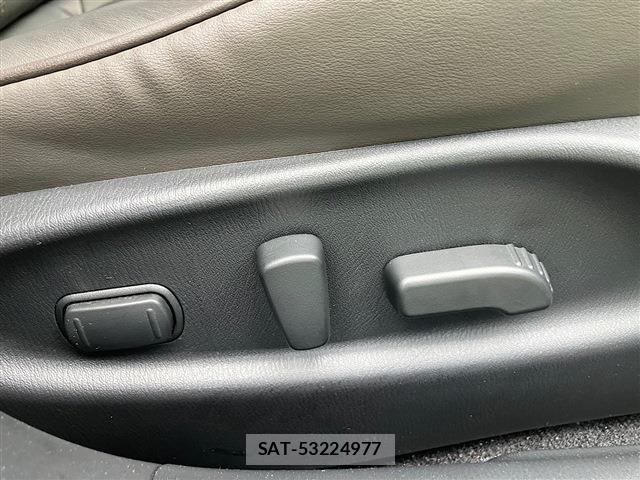 Nissan FUGA 2018-01 8354557-25