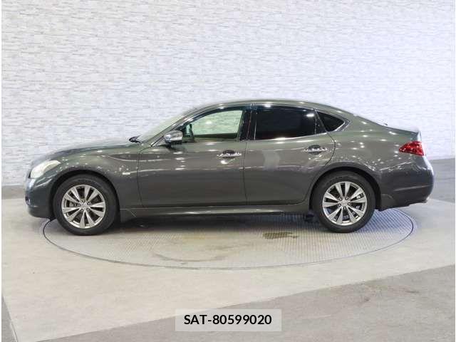 Nissan FUGA 2013-08 8366059-12