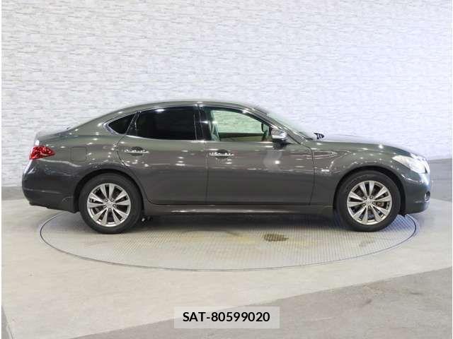 Nissan FUGA 2013-08 8366059-13