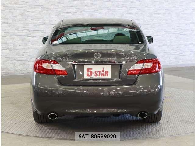 Nissan FUGA 2013-08 8366059-14