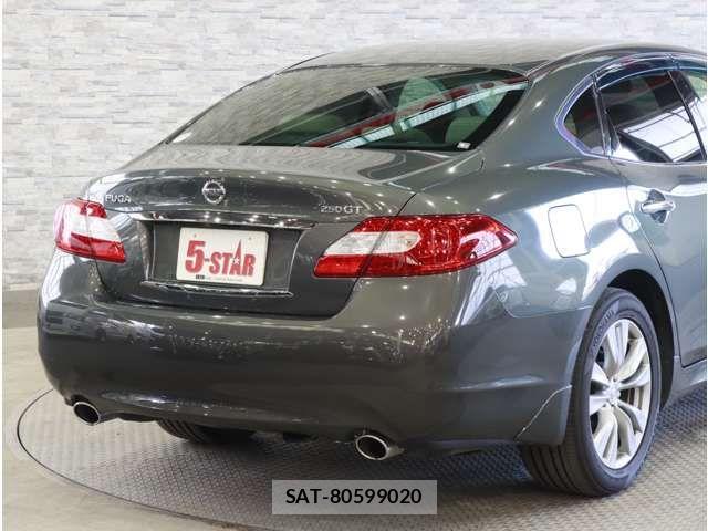 Nissan FUGA 2013-08 8366059-19