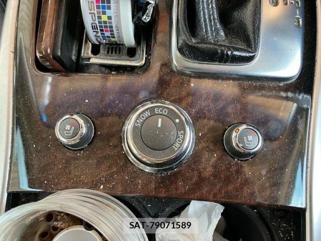 Nissan FUGA 2011-08 8366062-26