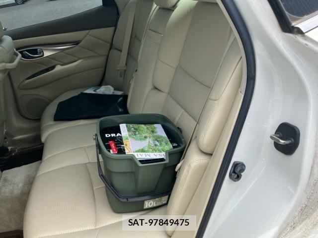 Nissan FUGA 2010-01 8562022-9