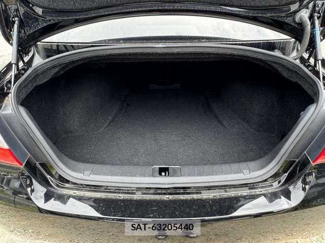 Nissan FUGA 2012-08 8742378-12