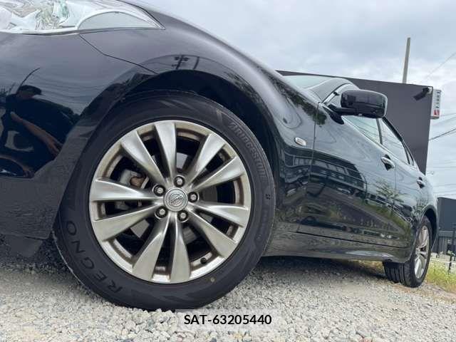 Nissan FUGA 2012-08 8742378-14