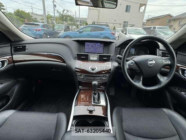Nissan FUGA 2012-08 8742378-3